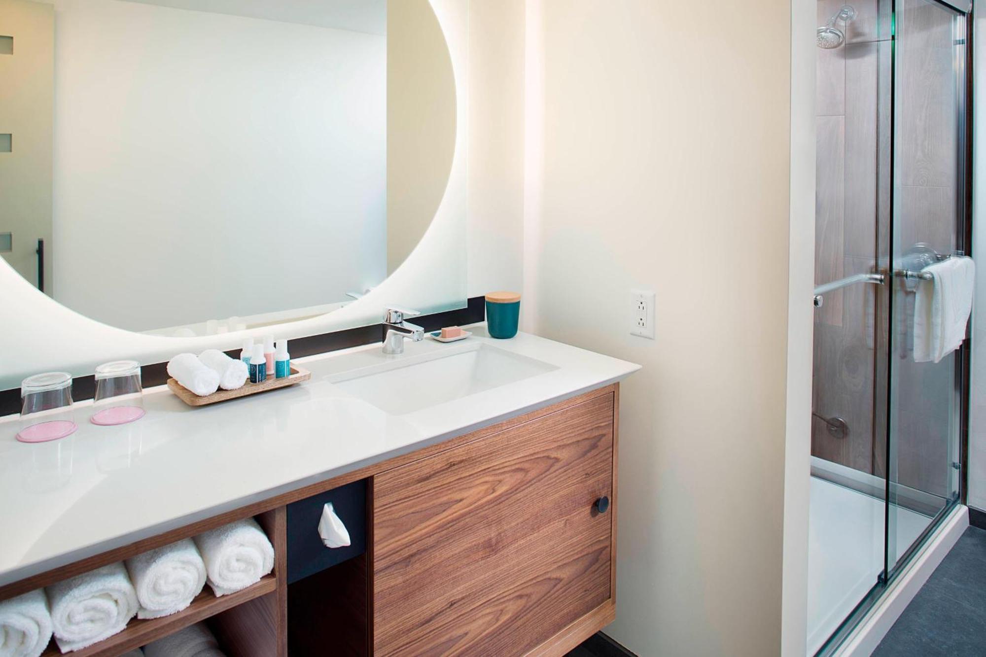 The Laylow Waikiki, Autograph Collection 4* Honolulu