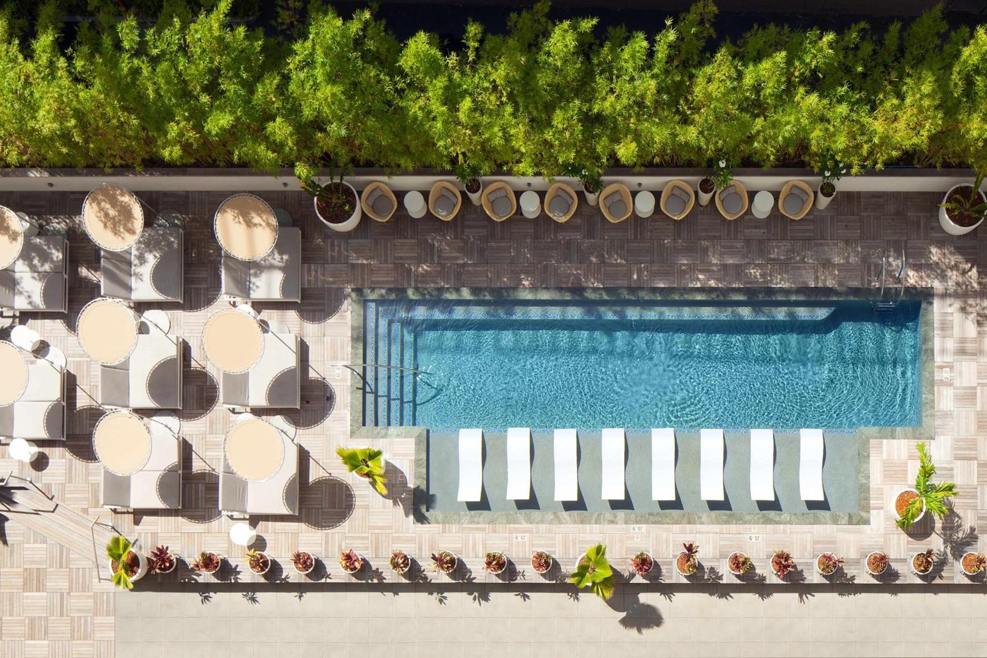 The Laylow Waikiki, Autograph Collection Hotel 4*