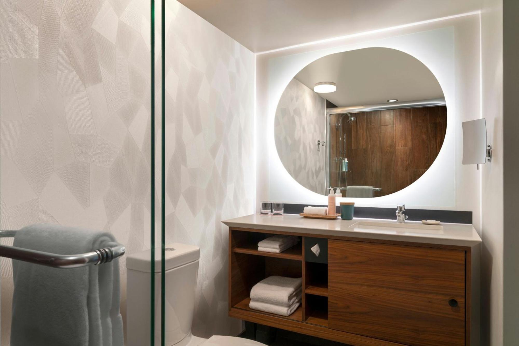 Hotel The Laylow Waikiki, Autograph Collection