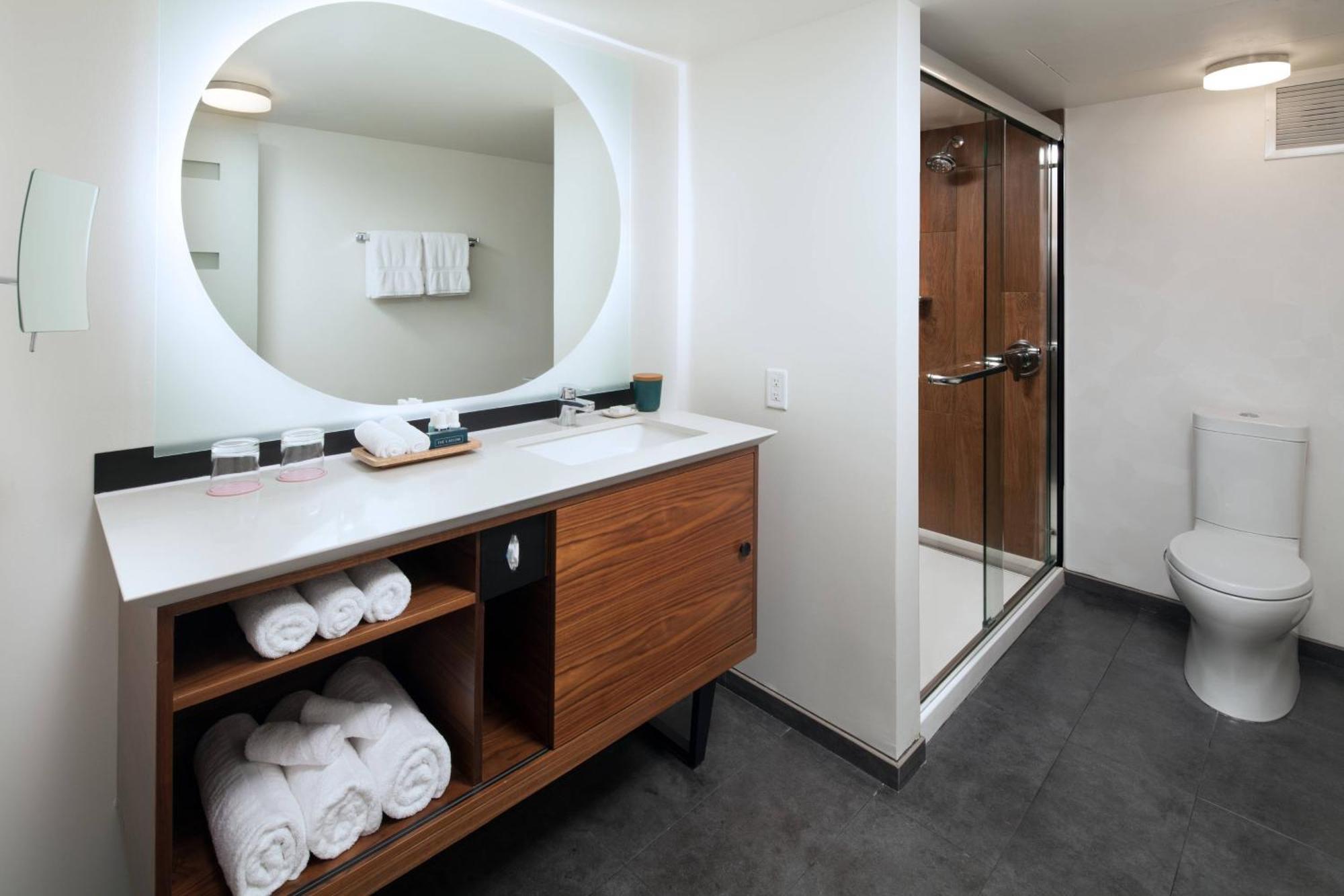 The Laylow Waikiki, Autograph Collection 4* Honolulu