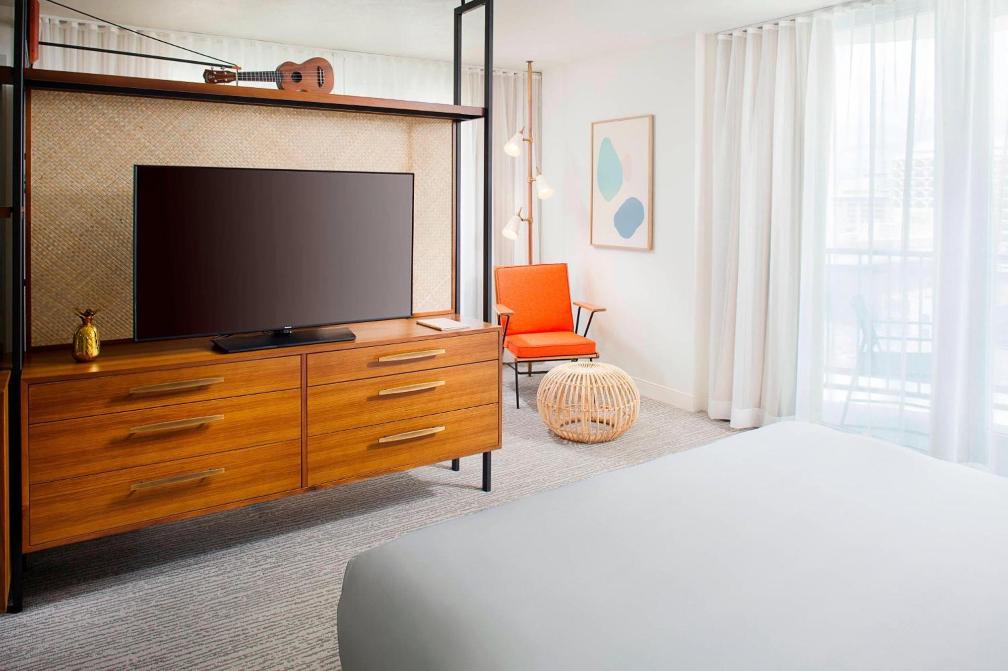 The Laylow Waikiki, Autograph Collection Hotel 4*