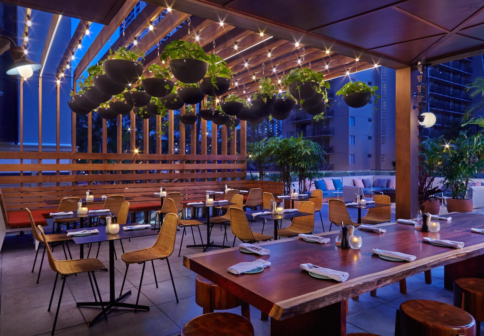 The Laylow Waikiki, Autograph Collection 4*